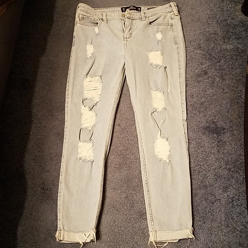 Distressed crop pants